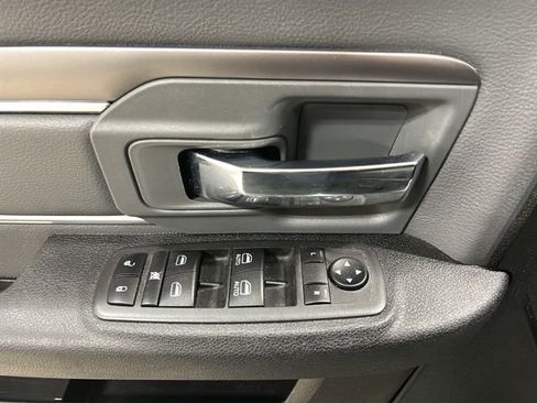 Used 2022 RAM 1500 Classic SLT image 13