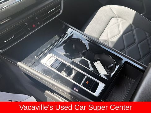 Used 2025 Volkswagen Atlas Cross Sport SE FWD image 23