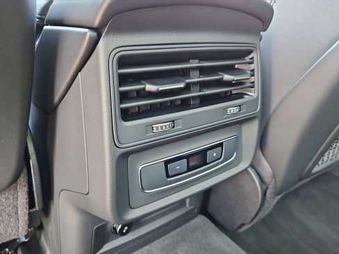 Used 2025 Audi Q7 2.0T Premium w/ Convenience Plus Package image 16