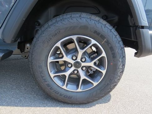 Used 2025 Jeep Wrangler Unlimited Sport AWD/4WD image 13