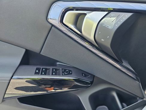 Used 2026 BMW X3 xDrive30 w/ Premium Package image 17