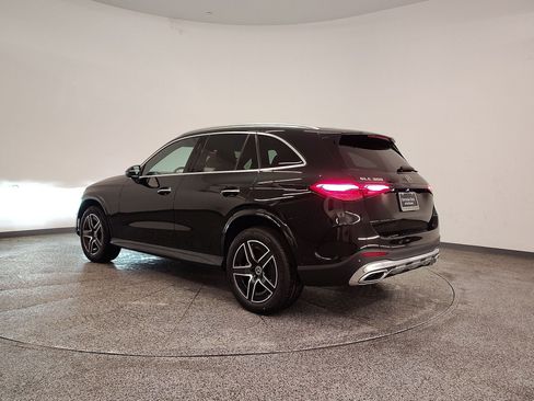 Used 2026 Mercedes-Benz GLC 300 image 3
