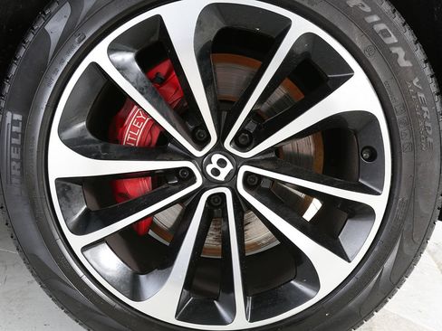 Used 2023 Bentley Bentayga Extended Wheelbase AWD/4WD image 6