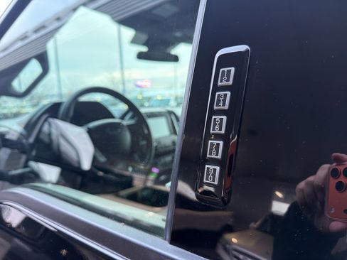 Certified 2020 Ford F250 XLT w/ XLT Premium Package image 17