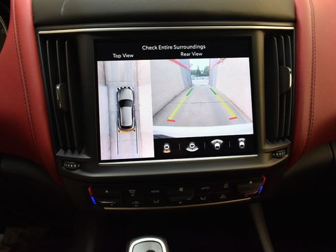 Used 2023 Maserati Levante Modena AWD/4WD image 25