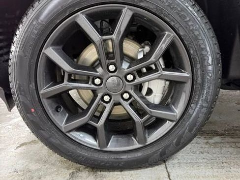 New 2025 Jeep Grand Cherokee Limited image 11