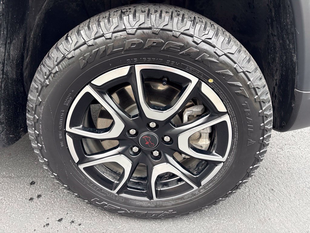 Used 2025 Jeep Compass Trailhawk AWD/4WD image 14