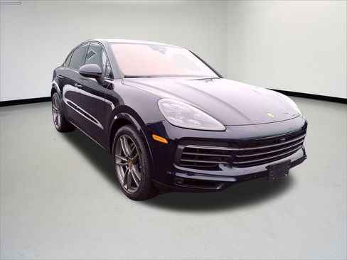 Used 2023 Porsche Cayenne Platinum Edition image 7