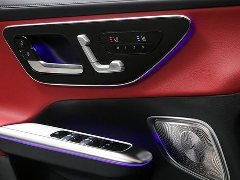 Certified 2025 Mercedes-Benz GLC 300 4MATIC image 23