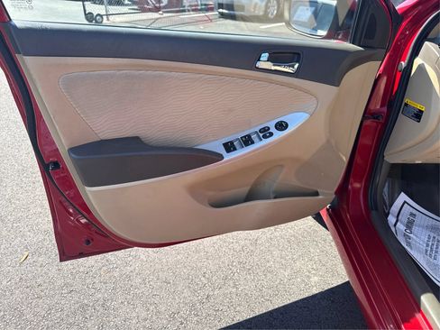 Used 2013 Hyundai Accent GLS w/ Premium Pkg FWD image 18