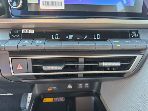 New 2025 Toyota Camry SE image 20