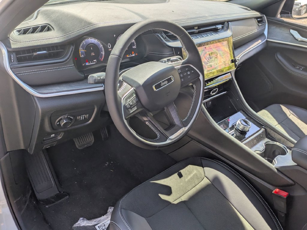 New 2026 Jeep Grand Cherokee Altitude AWD/4WD image 13