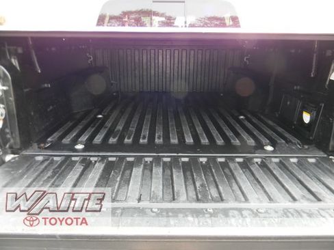 Used 2021 Toyota Tacoma TRD Off-Road AWD/4WD image 4