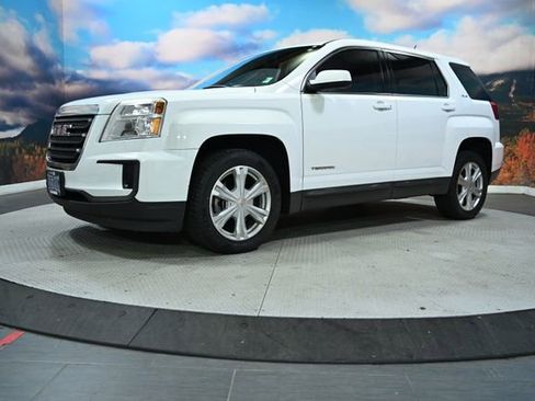 Used 2017 GMC Terrain SLE image 3