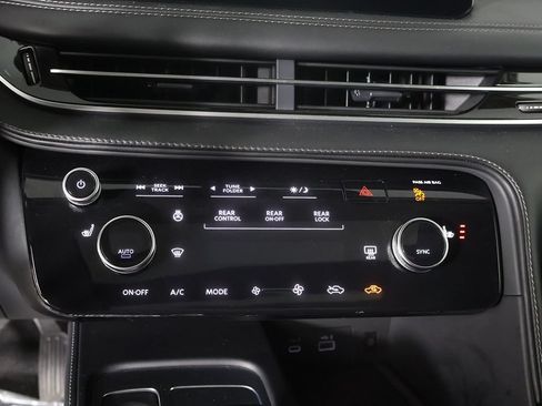Used 2025 INFINITI QX60 Pure AWD/4WD image 44