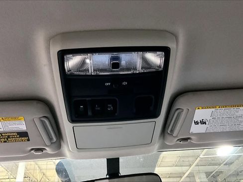Used 2017 Toyota 4Runner SR5 AWD/4WD image 34