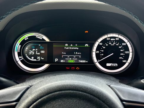 Used 2018 Kia Niro EX image 26