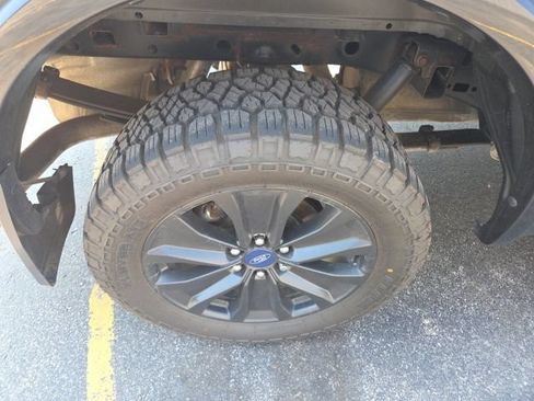 Used 2019 Ford F150 XLT w/ Equipment Group 302A Luxury AWD/4WD image 37