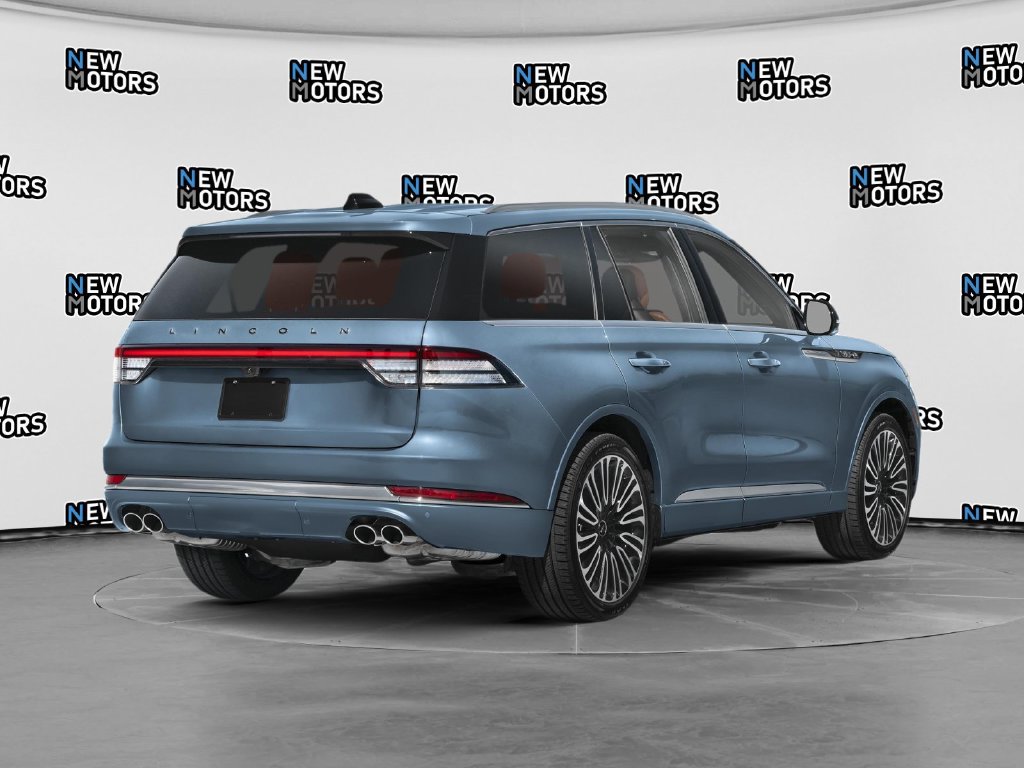 Used 2025 Lincoln Aviator Black Label AWD/4WD image 2