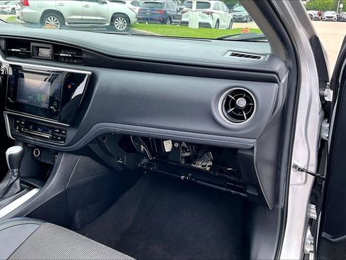 Used 2019 Toyota Corolla SE FWD image 17