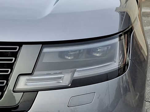 New 2026 Land Rover Range Rover SE image 7