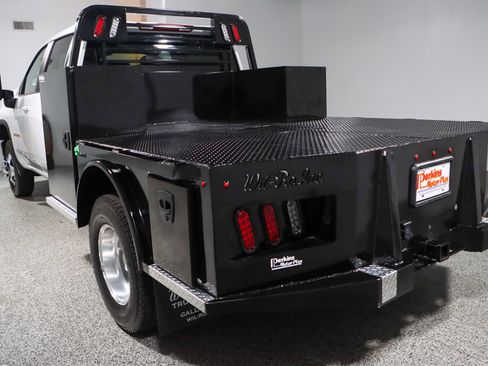 Used 2024 Chevrolet Silverado 3500 LT w/ Convenience Package image 10