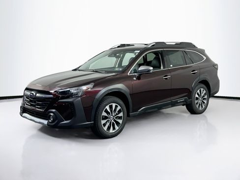 Used 2023 Subaru Outback Touring image 1