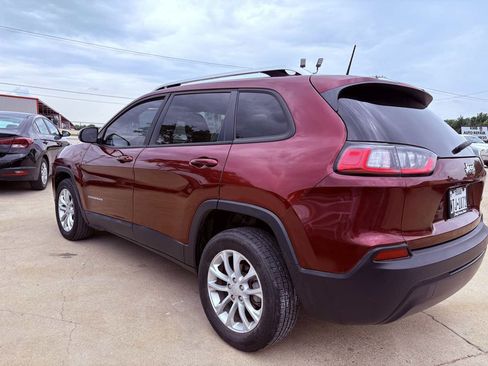 Used 2021 Jeep Cherokee Latitude FWD image 8