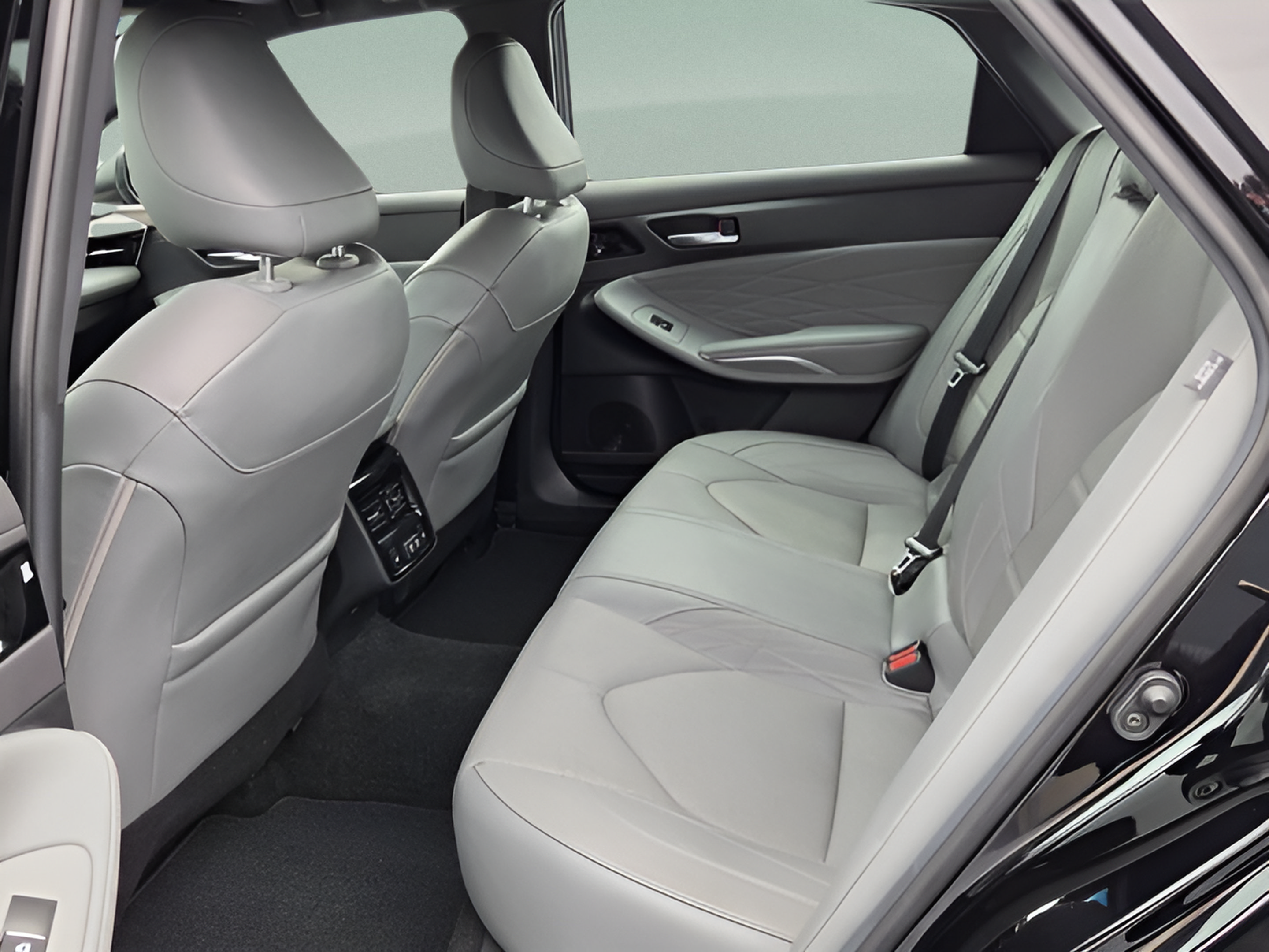 Used 2020 Toyota Avalon Limited FWD image 11