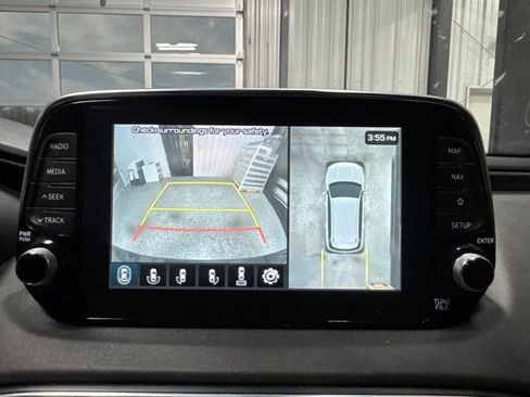 Used 2020 Hyundai Santa Fe Limited AWD/4WD image 11
