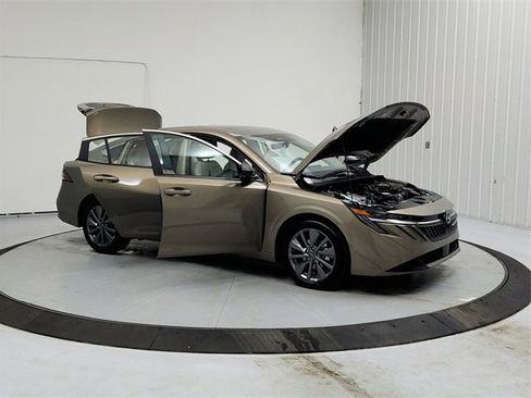 New 2026 Nissan Sentra SL w/ Floor Mat Package image 9
