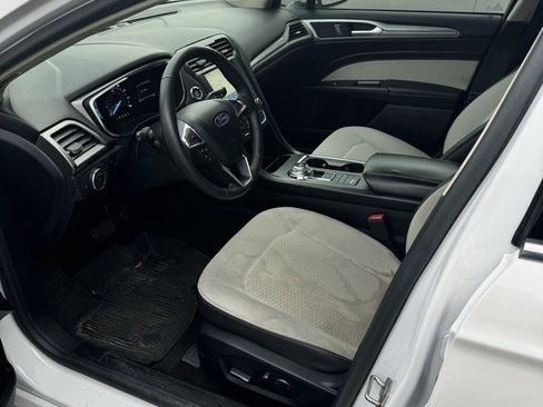 Used 2020 Ford Fusion SE w/ Equipment Group 151A image 9