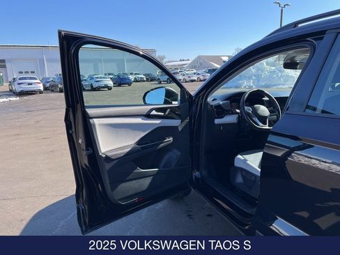 Used 2025 Volkswagen Taos S AWD/4WD image 19