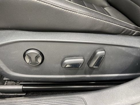 Used 2024 Volkswagen Jetta SE FWD image 12