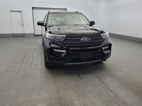 Used 2022 Ford Explorer XLT w/ Equipment Group 202A AWD/4WD image 14