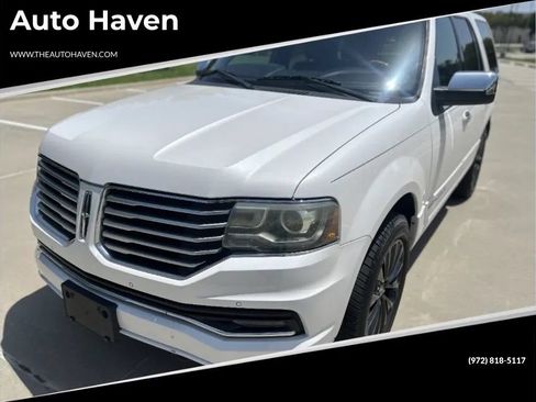 Used 2015 Lincoln Navigator 2WD image 1