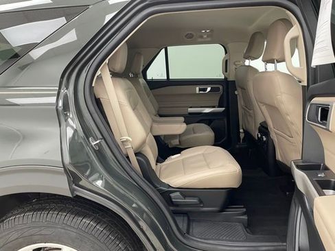 Used 2022 Ford Explorer XLT w/ Equipment Group 202A image 13