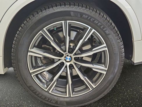 Used 2022 BMW X5 xDrive40i w/ M Sport Package AWD/4WD image 35