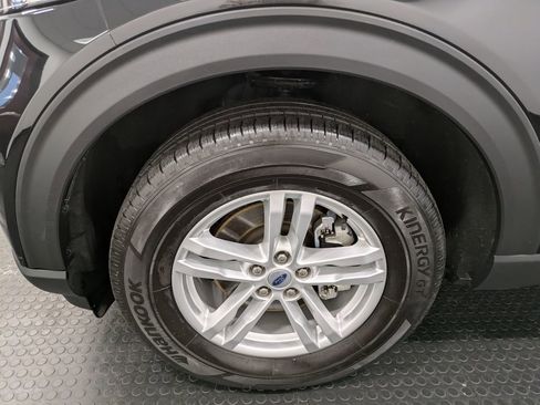 Used 2023 Ford Explorer XLT image 7