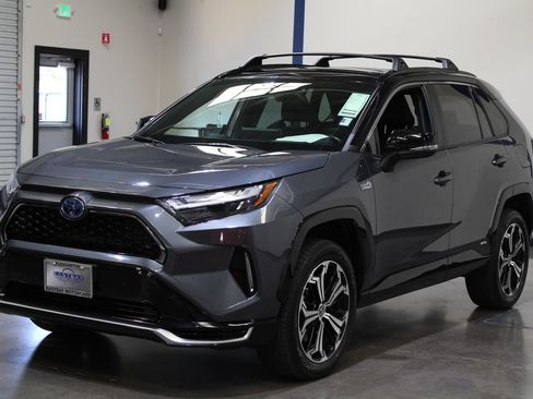 Used 2022 Toyota RAV4 XSE AWD/4WD image 7