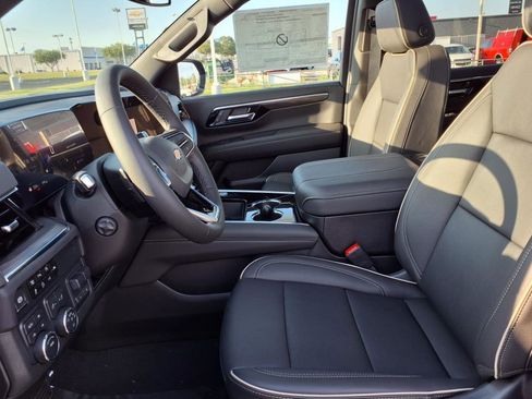 New 2025 Chevrolet Tahoe Premier w/ Sun And Tow Package AWD/4WD image 9