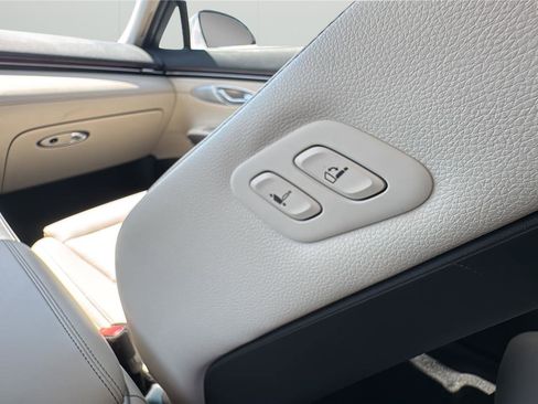 Used 2026 Genesis GV70 2.5T Select image 22