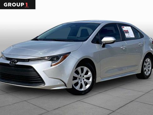 Used 2024 Toyota Corolla LE FWD image 1