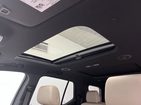 Certified 2023 Chevrolet Traverse LT w/ LT Premium Package image 7