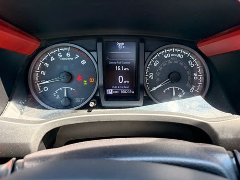 Used 2016 Toyota Tacoma TRD Sport AWD/4WD image 21