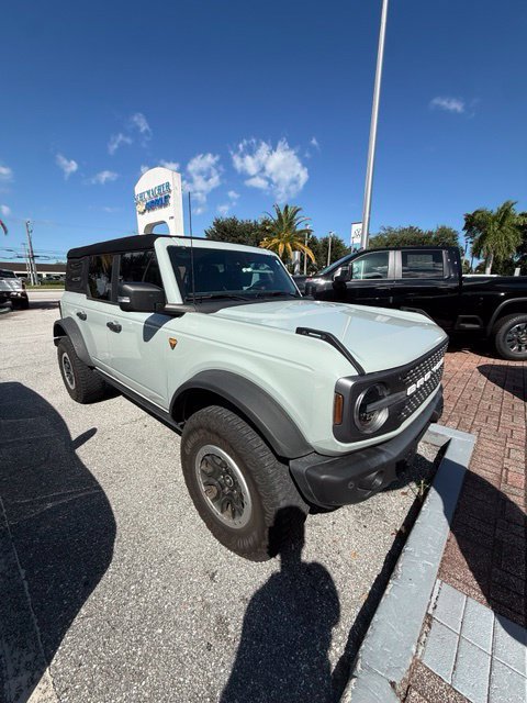 Used 2023 Ford Bronco Badlands w/ Sasquatch Package AWD/4WD image 1