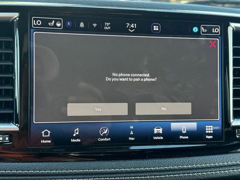 Certified 2023 Chrysler Pacifica Limited FWD image 33