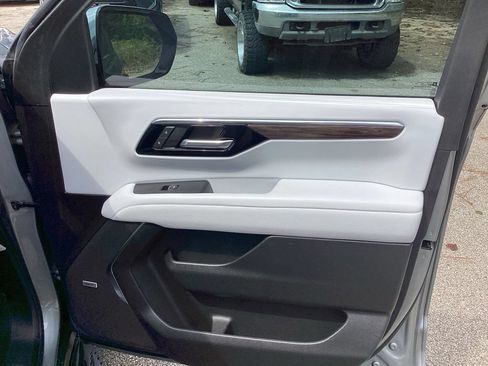 Used 2025 Chevrolet Tahoe Premier w/ Sun And Tow Package AWD/4WD image 36