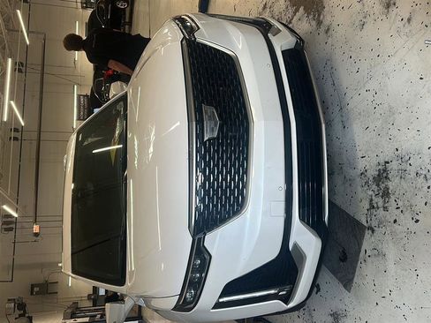 Used 2021 Cadillac XT6 Premium Luxury w/ Platinum Package FWD image 8