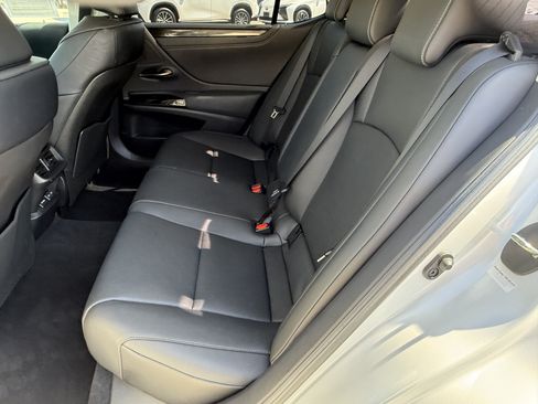 Certified 2025 Lexus ES 350 FWD image 29